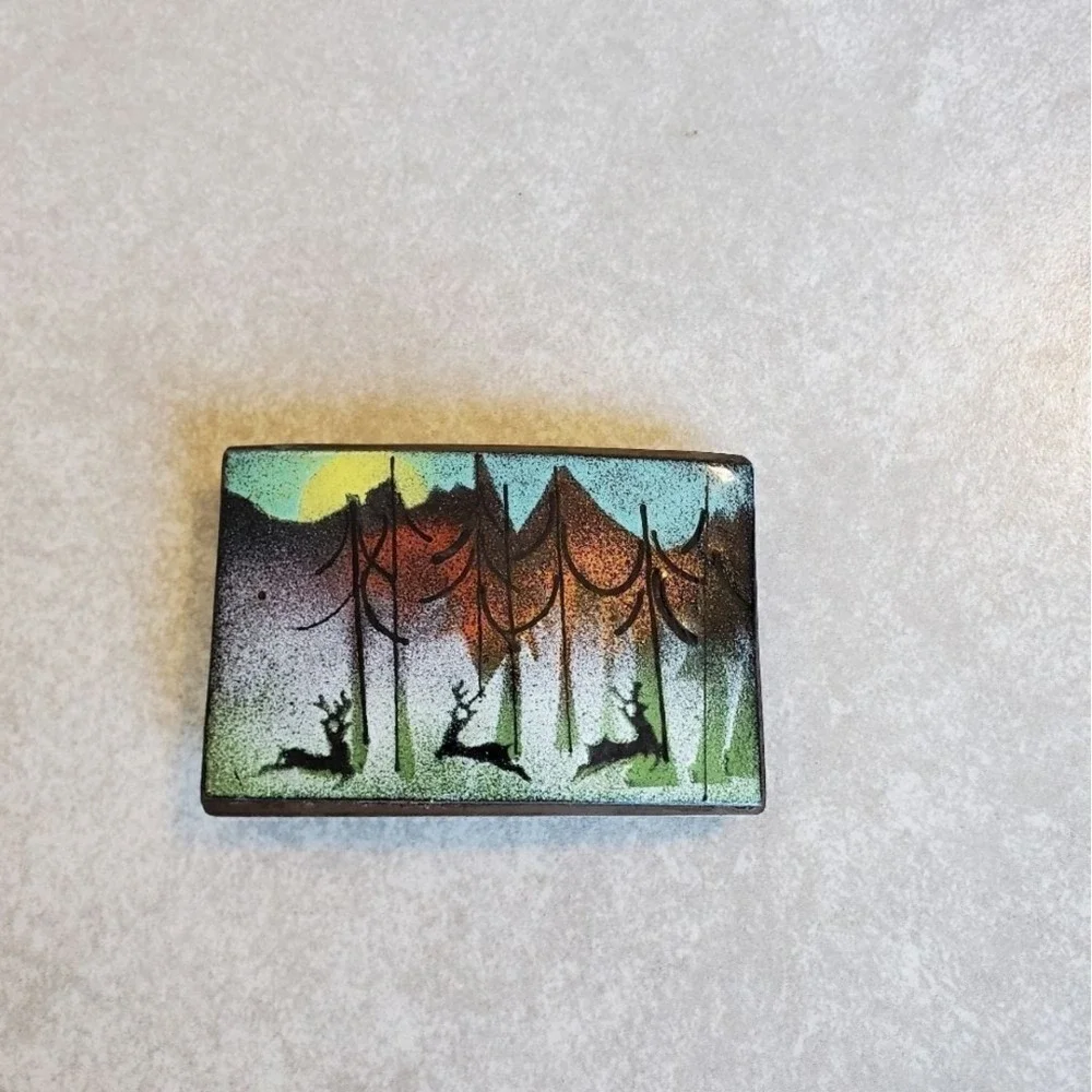 BRASS Scenic Deer Belt Buckle Unisex Nature Wild Life Scene‎